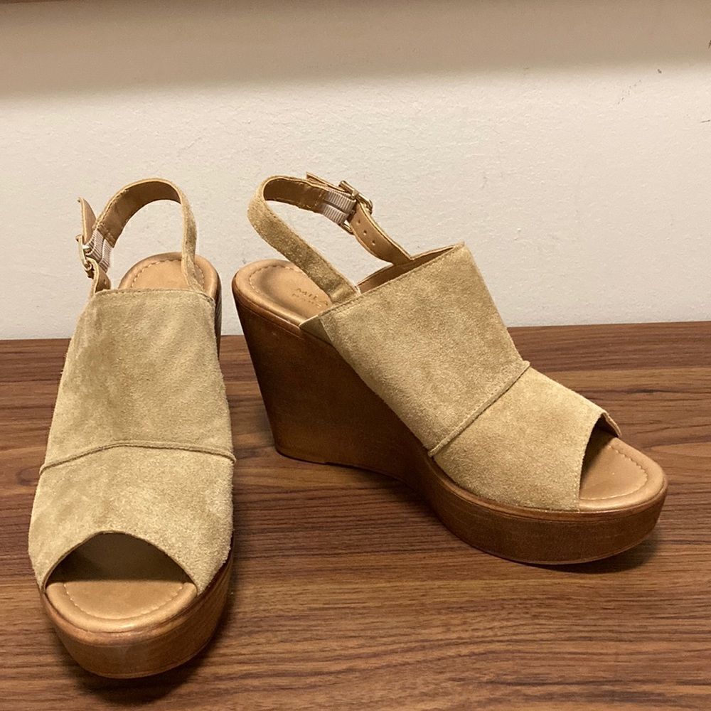 Mila Paoli Wedge Open Toe Sling Back Tan Suede Woman’s Shoes. Size 9.5 M.